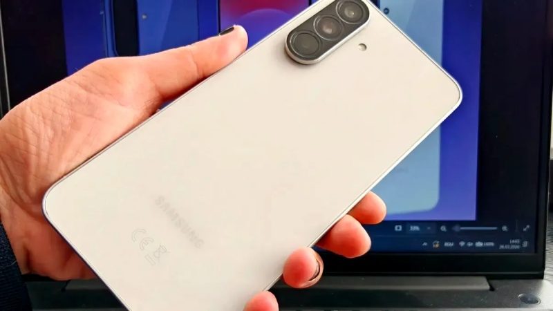 Ce aplicații Samsung poți dezinstala fără probleme. Eliberezi spațiu și reduci procesele din fundal