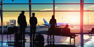 Cinci lucruri pe care să nu le faci niciodată în aeroport. Obiceiurile pasagerilor care îi enervează pe piloți și însoțitorii de bord