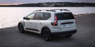 Dacia Jogger cu suspensie lăsată pe spate: încărcare excesivă, arcuri sau amortizoare
