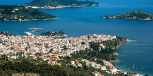 Imagini dramatice din Grecia. O insulă preferată de români, lovită de inundații puternice