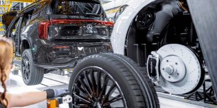 Mercedes ar putea închide două fabrici din Germania. Gigantul auto avertizează că producția locală nu mai este competitivă