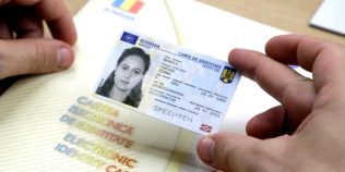RO Wallet vine în România în 2027: cine își va putea păstra buletinul și permisul pe telefon din prima etapă