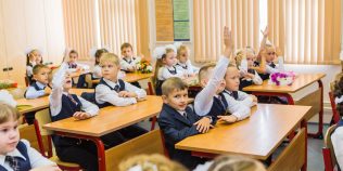Ce se întâmplă cu bursa de merit dacă doi elevi au aceeași medie. Regula care poate crește numărul beneficiarilor dintr-o clasă