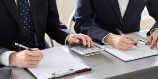 Taxă în plus pentru moștenitorii care amână succesiunea. Cât plătești după doi ani