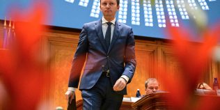 Ce urmează după respingerea Guvernului Mureșan. Ce se întâmplă cu pensiile, taxele și TVA și care sunt următorii pași