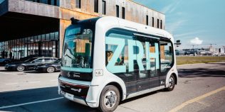 Aeroportul unde autobuzul vine fără șofer: două vehicule autonome de nivel 4 circulă deja singure prin Zürich