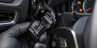 Mai mulți martori aprinși din cauza rețelei CAN: cum poate o singură mufă să creeze erori în lanț