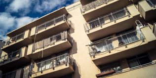 Ai două apartamente și unul stă gol. Ce cheltuieli de la asociație trebuie să plătești chiar dacă nu locuiește nimeni acolo