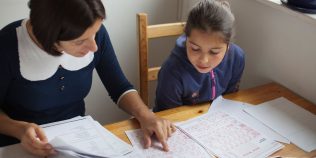 Ai voie să-ți trimiți copilul la meditații chiar la profesorul de la clasă? Ce prevede legea