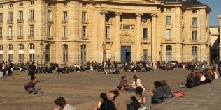 Cât de avantajos este pentru un român să studieze în Franța. Ajutoarele care reduc cheltuielile lunare: masă la un euro şi chirie plătită de stat