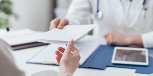 Cât de des poți face analize gratuite. Explicațiile medicului despre biletele de trimitere