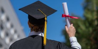 Ce facultate alegi în 2027, când AI schimbă piața muncii. Șapte direcții de studiu de luat în calcul
