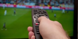 Ce se întâmplă dacă ții apăsat butonul 9 pe anumite telecomenzi LG. Funcția utilă când televizorul are probleme