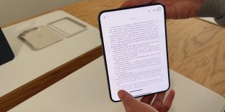 Probleme pentru primul iPhone pliabil de la Apple. Ecranele se sparg la doar câteva ore de la cumpărare, iar un YouTuber ar fi descoperit cauza