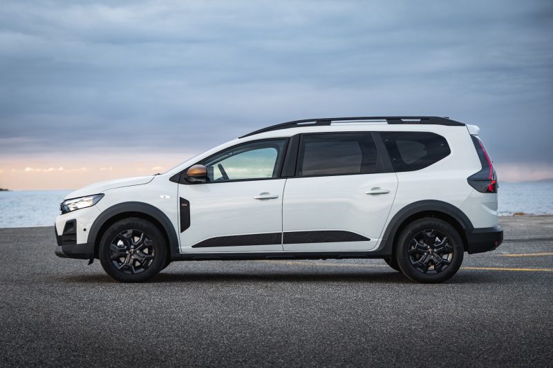 Dacia Jogger cu rezervor GPL și roată de rezervă: cum se schimbă organizarea portbagajului