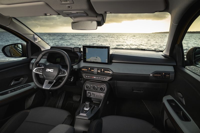 Dacia Sandero cu cruise control: cât ajută la consum și când devine incomod pe drumurile din România