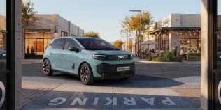 Dacia Spring cu portul de încărcare blocat: cauze obișnuite și ce nu trebuie să forțezi