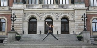 Un lector universitar din România susține că doar 4 facultăți îți pot asigura un loc de muncă după absolvire. IT-ul este pe ultimul loc în topul profesorului
