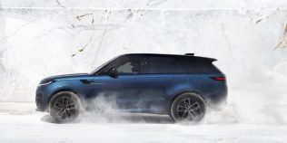 Range Rover Sport devine electric și promite peste 600 km autonomie. Prețul îl duce însă direct în liga de 130.000 de euro