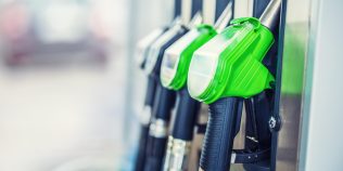 Reducerea accizei la motorină, propusă până la sfârșitul lui ianuarie. Cât contează la o alimentare