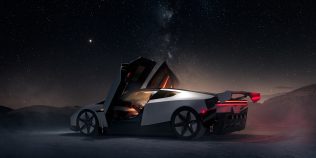 VIDEO Tesla Roadster, dezvăluită oficial de Elon Musk, după 9 ani de amânări. Mașina care nu are nicio legătură cu realitatea poate să zboare, într-un fel