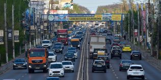 Se închide o bandă pe DN1, la intrarea în București. Cât durează restricția și unde se lucrează
