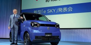Suzuki lansează o mașină electrică de 12.000 de euro cu autonomie de 310 km. Bateria vine chiar de la rivalul chinez BYD