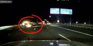 O Tesla a intrat în plin într-o mașină de poliție. Șoferul susține că dormea cu sistemul autonom FSD activat