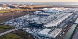 Tesla pierde teren în China, dar exporturile au explodat. Aproape jumătate din mașinile fabricate la Shanghai pleacă în străinătate