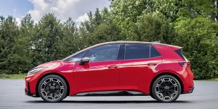Europa cumpără mașini electrice într-un ritm record, America se prăbușește cu 44%. Ce se întâmplă în România