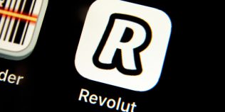 Revolut nu funcționează în România și în alte țări. Ce probleme au clienții cu aplicația bancară