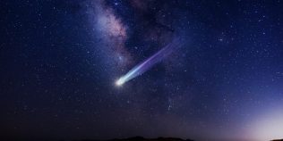 Cometa Halley „bombardează” Pământul cu particule cosmice. Spectacolul Orionidelor poate fi văzut și din România: când și unde să privești cerul