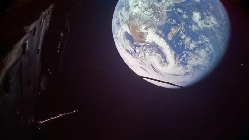 Sonda Juice s-a întors pe lângă Pământ ca să-și ia „avânt” spre Jupiter. A fotografiat Terra și și-a testat instrumentele pentru marea întâlnire din 2031