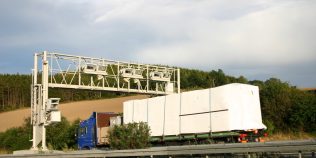 Haos în prima zi de TollRo. Ce trebuie să facă șoferii de camioane dacă aplicația nu funcționează: „Bătaie de joc”