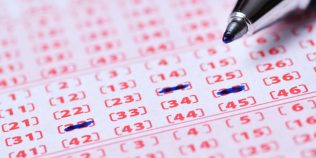 S-a câștigat marele premiu la Loto 6/49. Cât a costat biletul care i-a adus unui român peste 17,7 milioane de lei