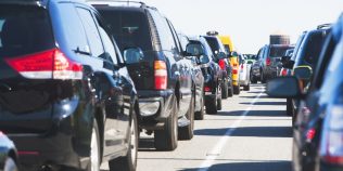 Traficul de coșmar care a ținut aproape două săptămâni. Unii șoferi au petrecut cinci zile în coloană