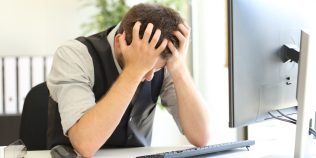 Românii taie cheltuielile care nu sunt necesare. Ce firme pot fi lovite de scăderea consumului în următoarele 12 luni
