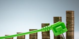 Curent mai scump din această toamnă. Cât vom plăti în plus pentru 100 sau 300 kWh consumați