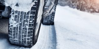 Cât te costă cauciucurile de iarnă şi când devin obligatorii. Calcul complet pentru anvelope, montaj și depozitare