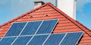 Românii investesc masiv în propria energie. Câți prosumatori sunt în țară, judeţele care produc cel mai mult curent