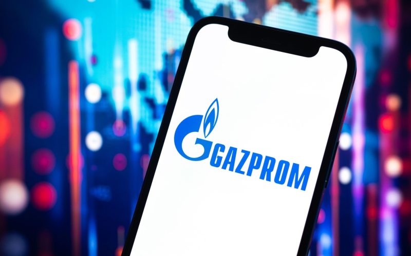 Rușii ies din afacerea „Gazprom România”. Cine sunt cei doi antreprenori români care preiau NIS Petrol