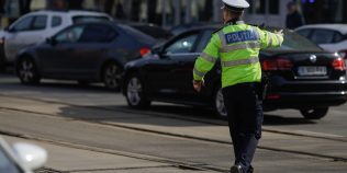 Șoferii care încalcă regulile, filmați din elicopter. Unde au rămas mai mulți români fără permis pentru depășiri