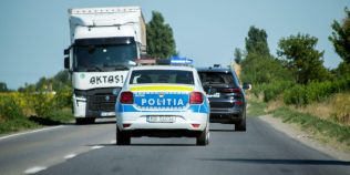 Radarul te poate prinde chiar dacă mașina Poliției este în mers. Cum este calculată viteza și când poți primi amendă