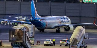 Cum a fost evitată tragedia din avionul Flydubai. Gestul pilotului-erou, rănit grav, care a permis salvarea celor 174 de oameni