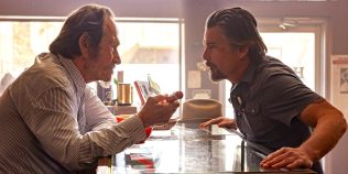 The Lowdown a revenit cu sezonul 2. Ethan Hawke intră într-un nou mister în Tulsa, alături de Tommy Lee Jones și Betty Gilpin